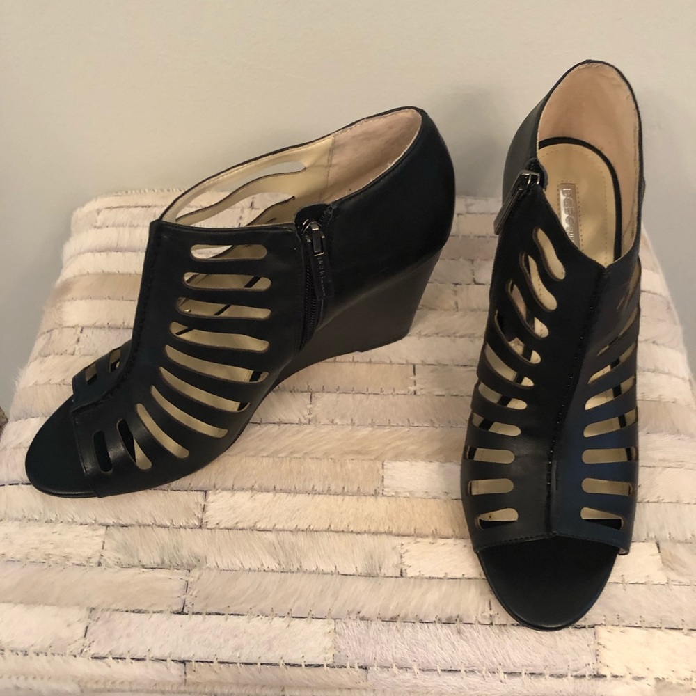 Black wedge sandals NWB